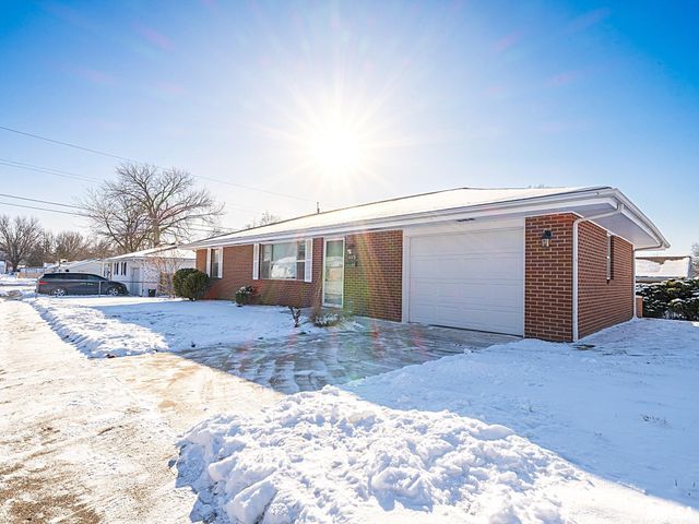 1113 N 15TH Street, Pekin, IL 61554