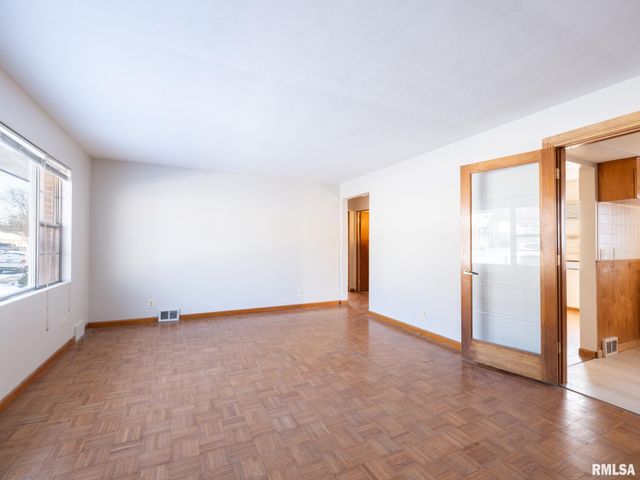 1113 N 15TH Street, Pekin, IL 61554