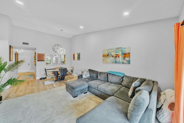 7854 Willow Spring Drive 1626, Lake Worth, FL 33467