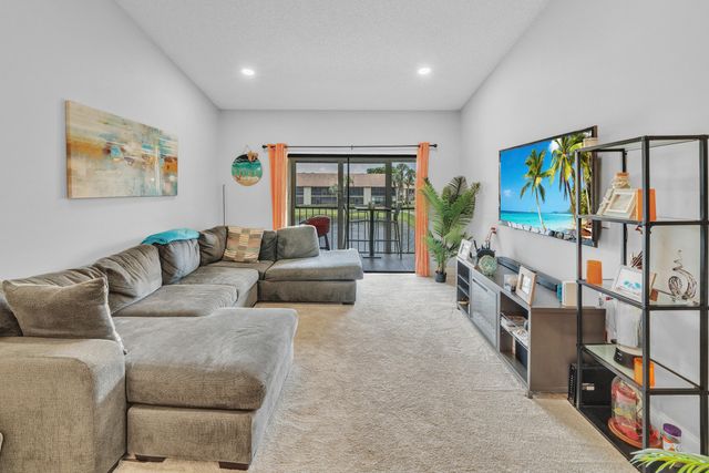 7854 Willow Spring Drive 1626, Lake Worth, FL 33467