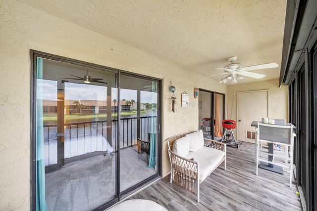 7854 Willow Spring Drive 1626, Lake Worth, FL 33467