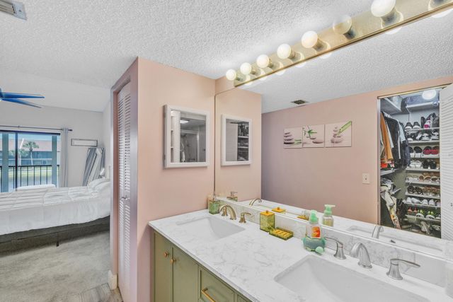 7854 Willow Spring Drive 1626, Lake Worth, FL 33467