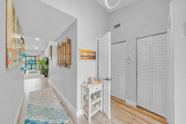 7854 Willow Spring Drive 1626, Lake Worth, FL 33467