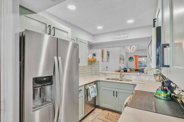 7854 Willow Spring Drive 1626, Lake Worth, FL 33467