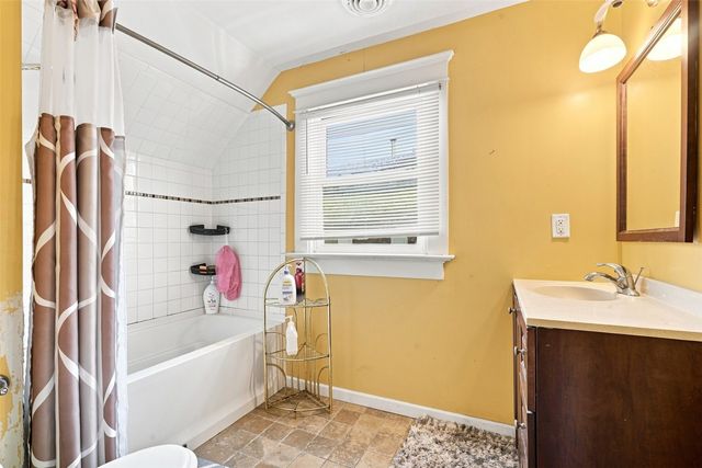 408 6th Avenue SW, Cedar Rapids, IA 52404