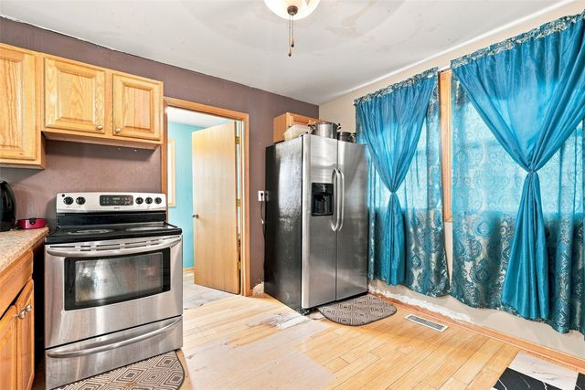 408 6th Avenue SW, Cedar Rapids, IA 52404