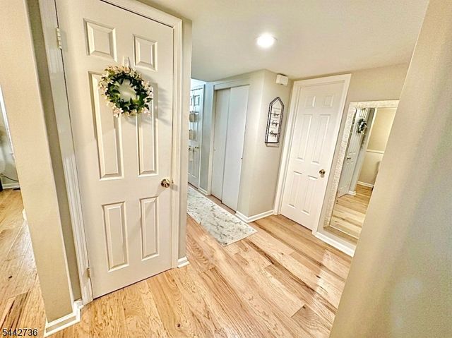 8 PLUM COURT, Raritan Twp., NJ 08822