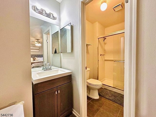 8 PLUM COURT, Raritan Twp., NJ 08822