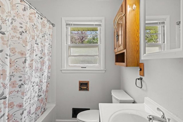 5427 Spring LANE, Milwaukee, WI 53223
