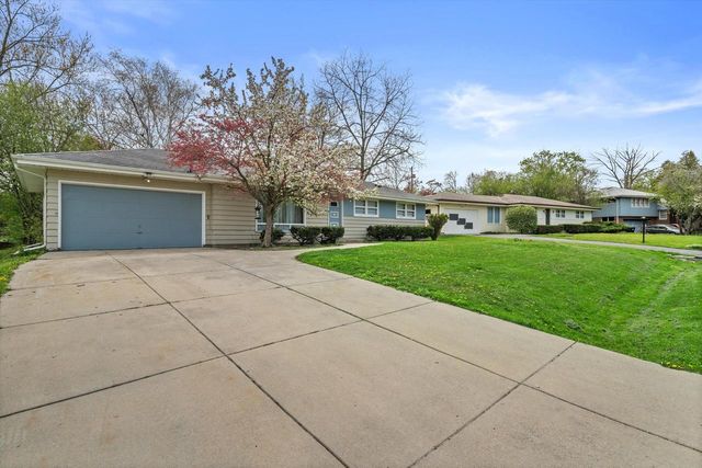 5427 Spring LANE, Milwaukee, WI 53223