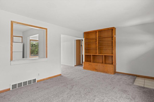 5427 Spring LANE, Milwaukee, WI 53223