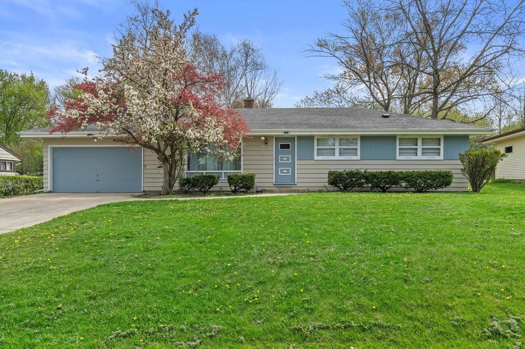 5427 Spring LANE, Milwaukee, WI 53223