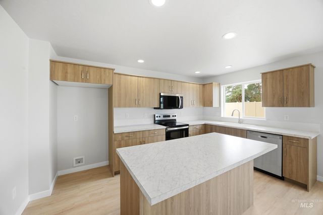 1649 Celina St, Middleton, ID 83644