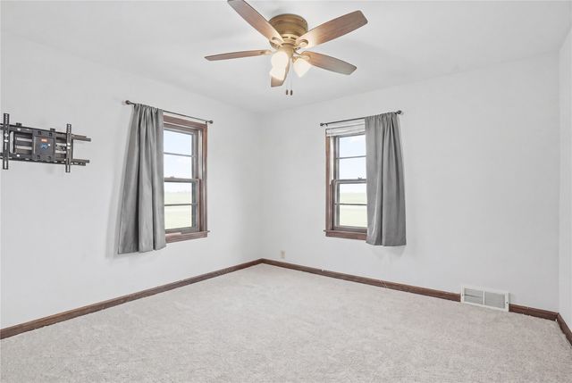 1125 J Ave NW, Cedar Rapids, IA 52405