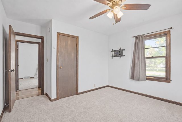 1125 J Ave NW, Cedar Rapids, IA 52405
