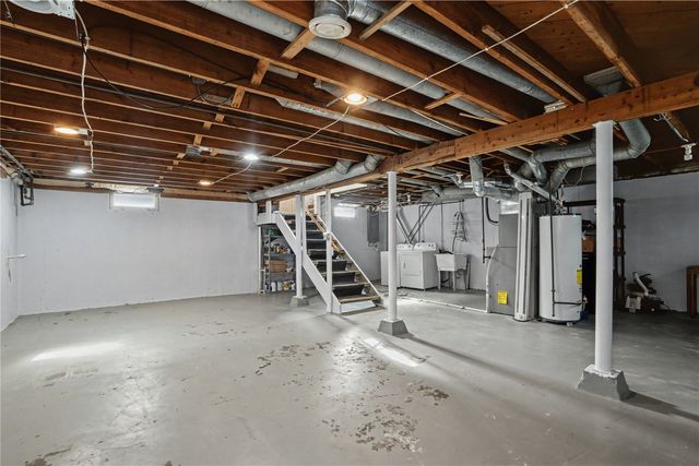 1125 J Ave NW, Cedar Rapids, IA 52405