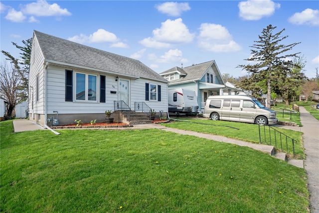 1125 J Ave NW, Cedar Rapids, IA 52405