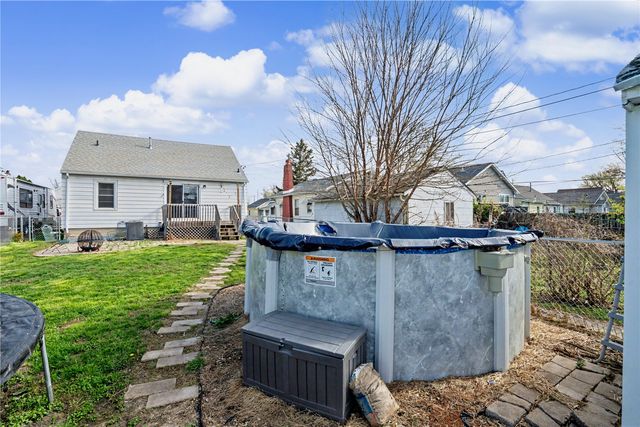 1125 J Ave NW, Cedar Rapids, IA 52405