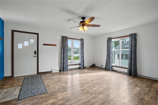 1125 J Ave NW, Cedar Rapids, IA 52405