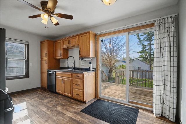 1125 J Ave NW, Cedar Rapids, IA 52405