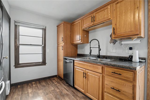 1125 J Ave NW, Cedar Rapids, IA 52405