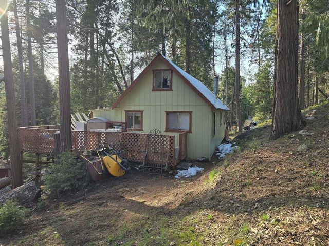 57918 Redwood Trail, Badger, CA 93603