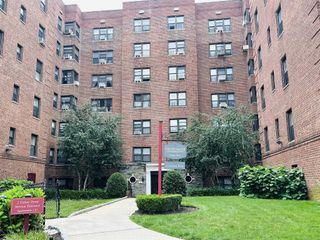 2 FISHER Drive, Mount Vernon, NY 10552