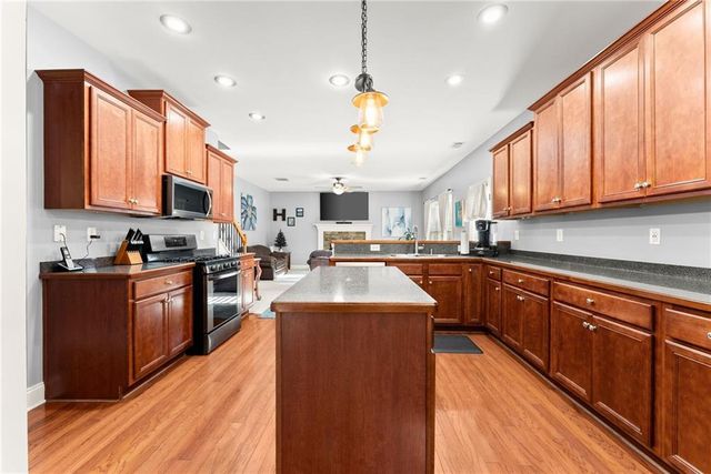 725 Larry Lane, Winder, GA 30680