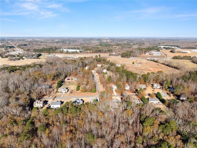 725 Larry Lane, Winder, GA 30680