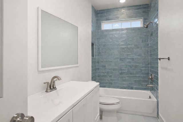 2211 Avenue A, San Leon, TX 77539