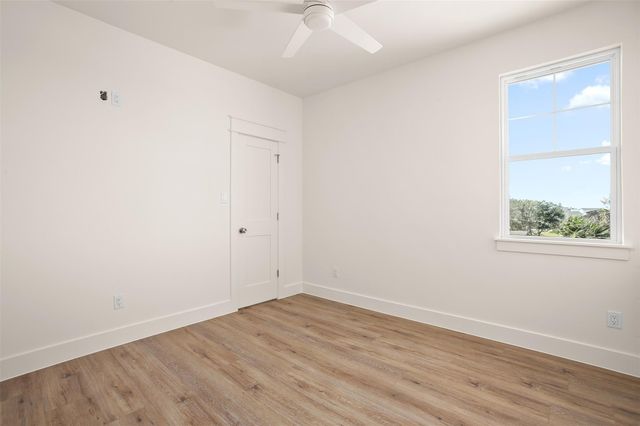 2211 Avenue A, San Leon, TX 77539