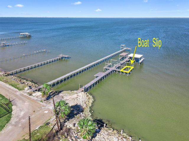 2211 Avenue A, San Leon, TX 77539