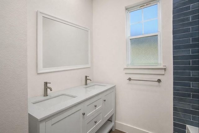 2211 Avenue A, San Leon, TX 77539