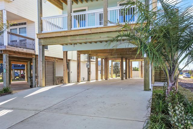 2211 Avenue A, San Leon, TX 77539