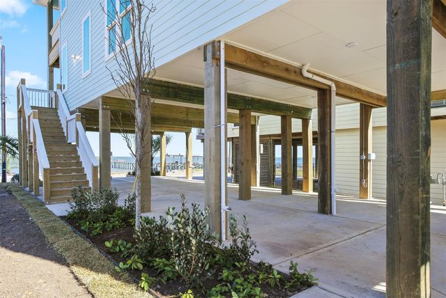 2211 Avenue A, San Leon, TX 77539