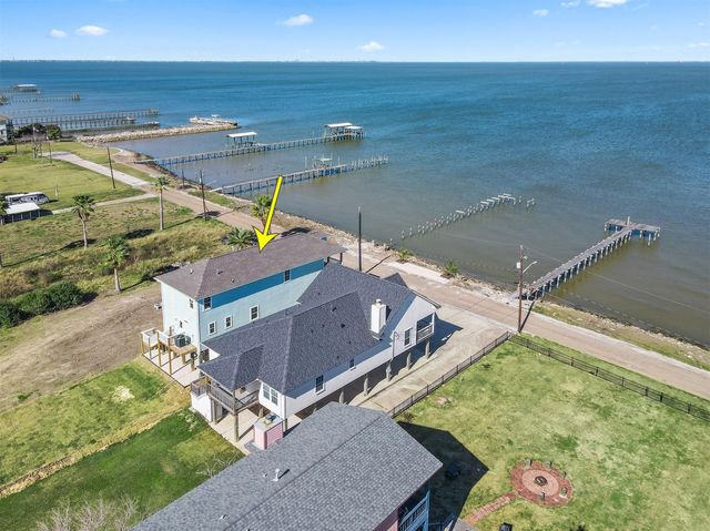 2211 Avenue A, San Leon, TX 77539