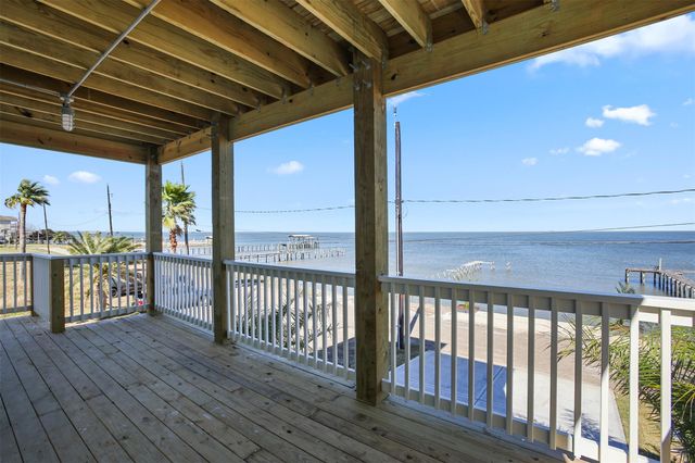 2211 Avenue A, San Leon, TX 77539