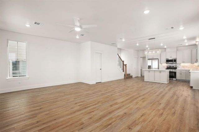 2211 Avenue A, San Leon, TX 77539