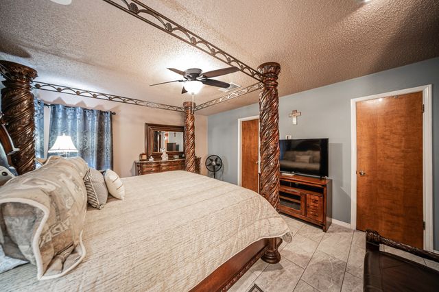 1127 Willow Creek Drive, Lancaster, TX 75146