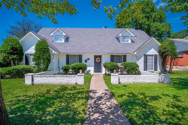 1127 Willow Creek Drive, Lancaster, TX 75146