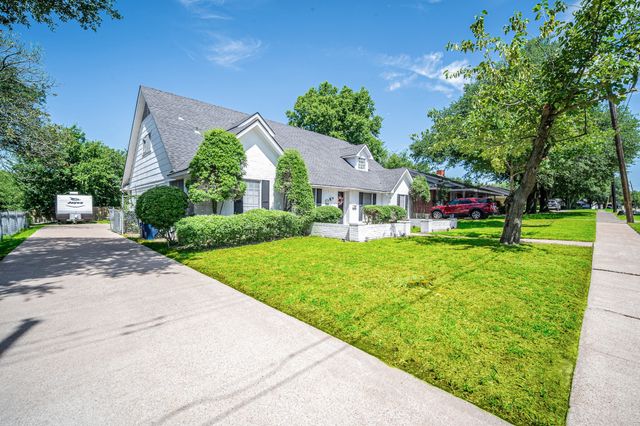 1127 Willow Creek Drive, Lancaster, TX 75146