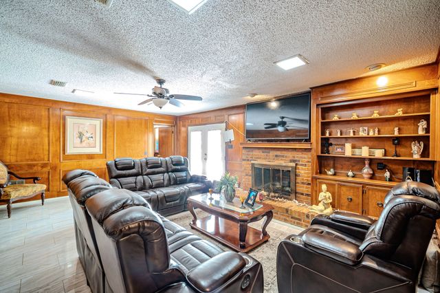 1127 Willow Creek Drive, Lancaster, TX 75146