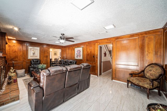 1127 Willow Creek Drive, Lancaster, TX 75146