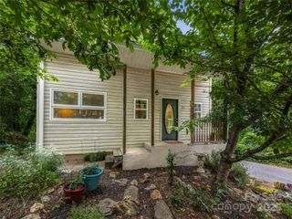 11 Pinewood Road, Asheville, NC 28805