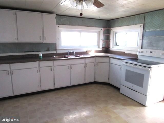 21 E PITTSFIELD ST, Pennsville, NJ 08070