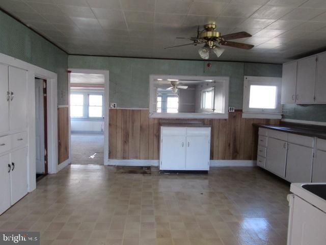 21 E PITTSFIELD ST, Pennsville, NJ 08070