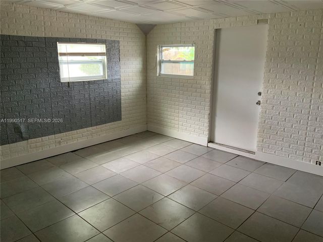 1970 NW 192nd Ter, Miami Gardens, FL 33056