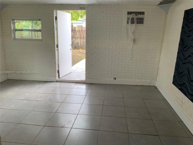 1970 NW 192nd Ter, Miami Gardens, FL 33056