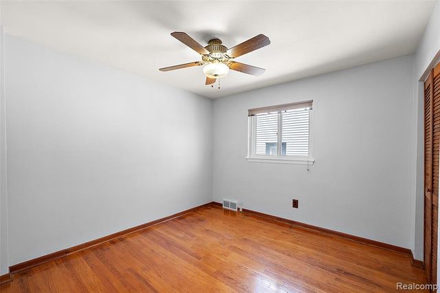 637 S Edgeworth Avenue, Royal Oak, MI 48067