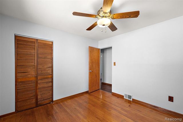 637 S Edgeworth Avenue, Royal Oak, MI 48067